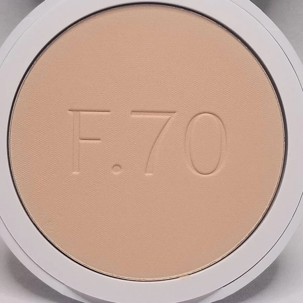 Flyte.70 - The Final Act Lucid Finishing Powder in Holiday
